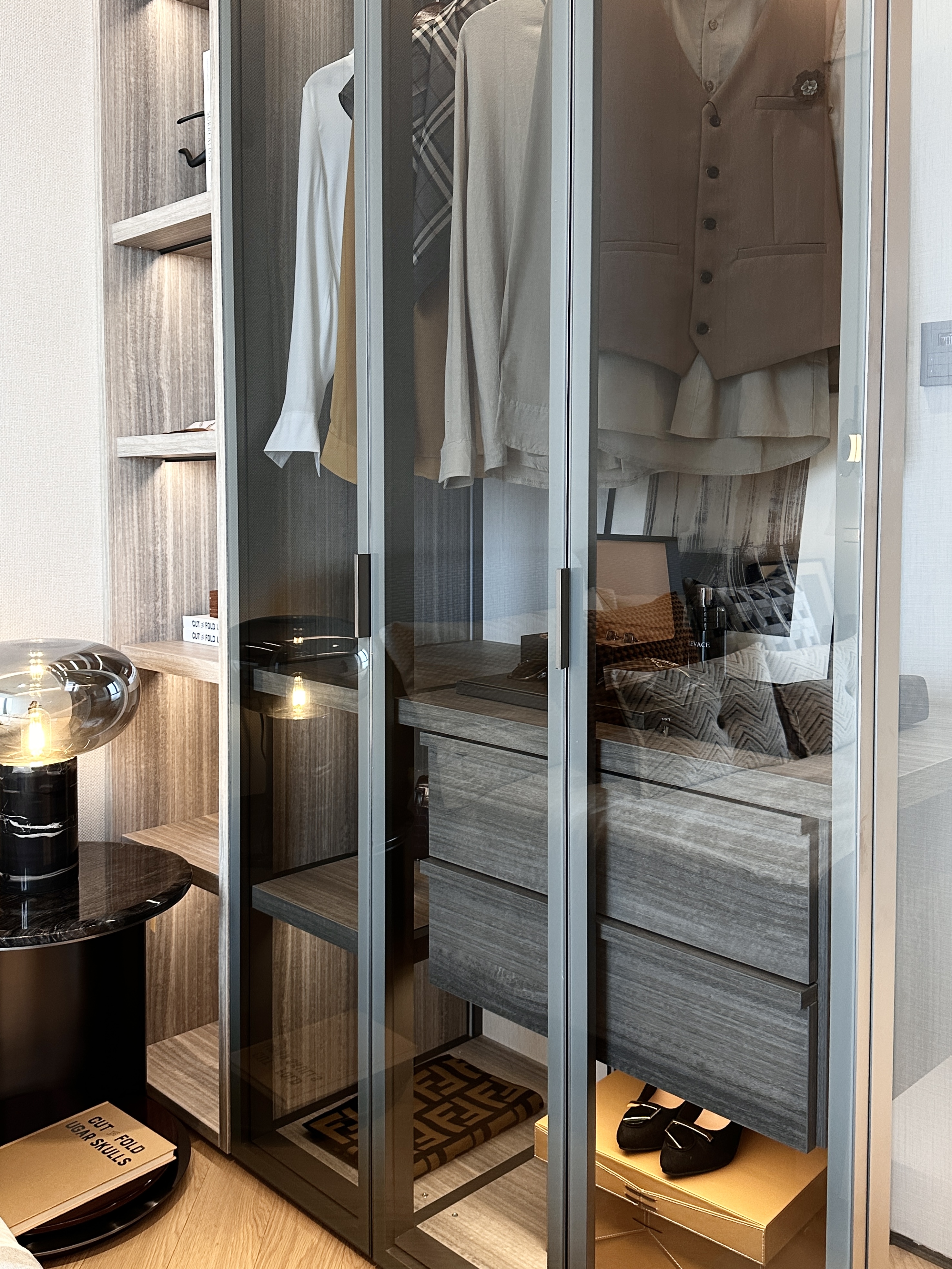 Aluminium wood wardrobe